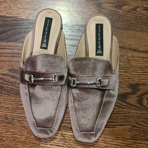Steven by Steve Madden Velvet Slides, Size 9